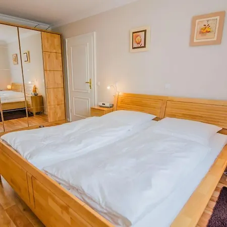 Апартаменты Residenz Bismarck Whg 1 *